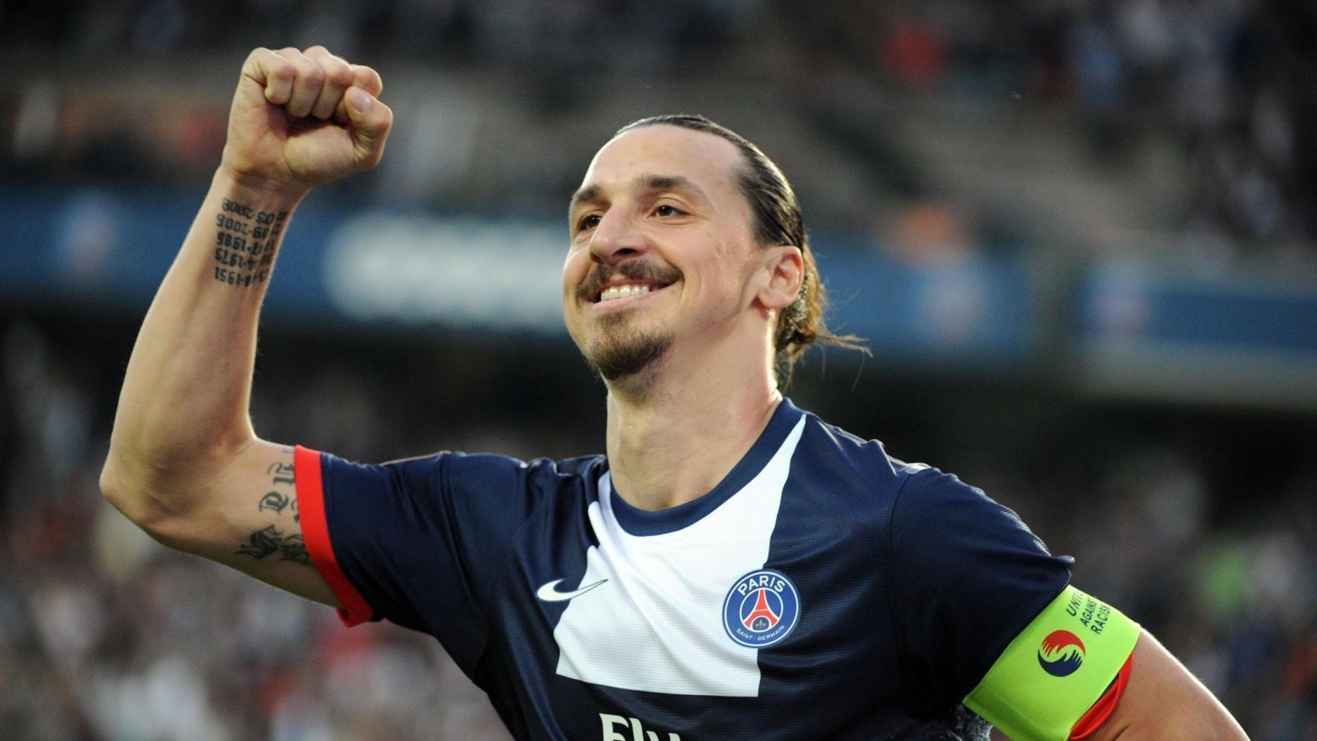 欧冠新赛季：利物浦因伤病潮被迫启用多名青训小将 仍抢下关键客场胜利